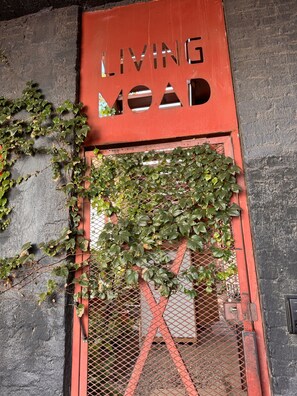 Exterior detail - 2 bedrooms apartment in the heart of Maboneng. Unlimited WiFi, Netflix and Dstv (Johannesburg)