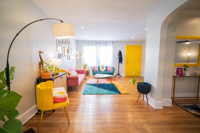 Unbeatable Location! New 2 Bed 1 Bath Peaceful Oasis!