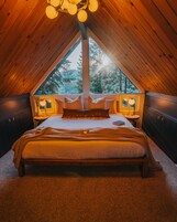 Honeymoon Chalet, Mountain View | 1 bedroom, individually decorated, individually furnished, desk