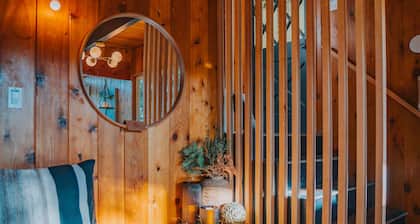 Lightfoot Cabin