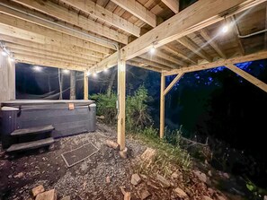 Tina de hidromasaje al aire libre