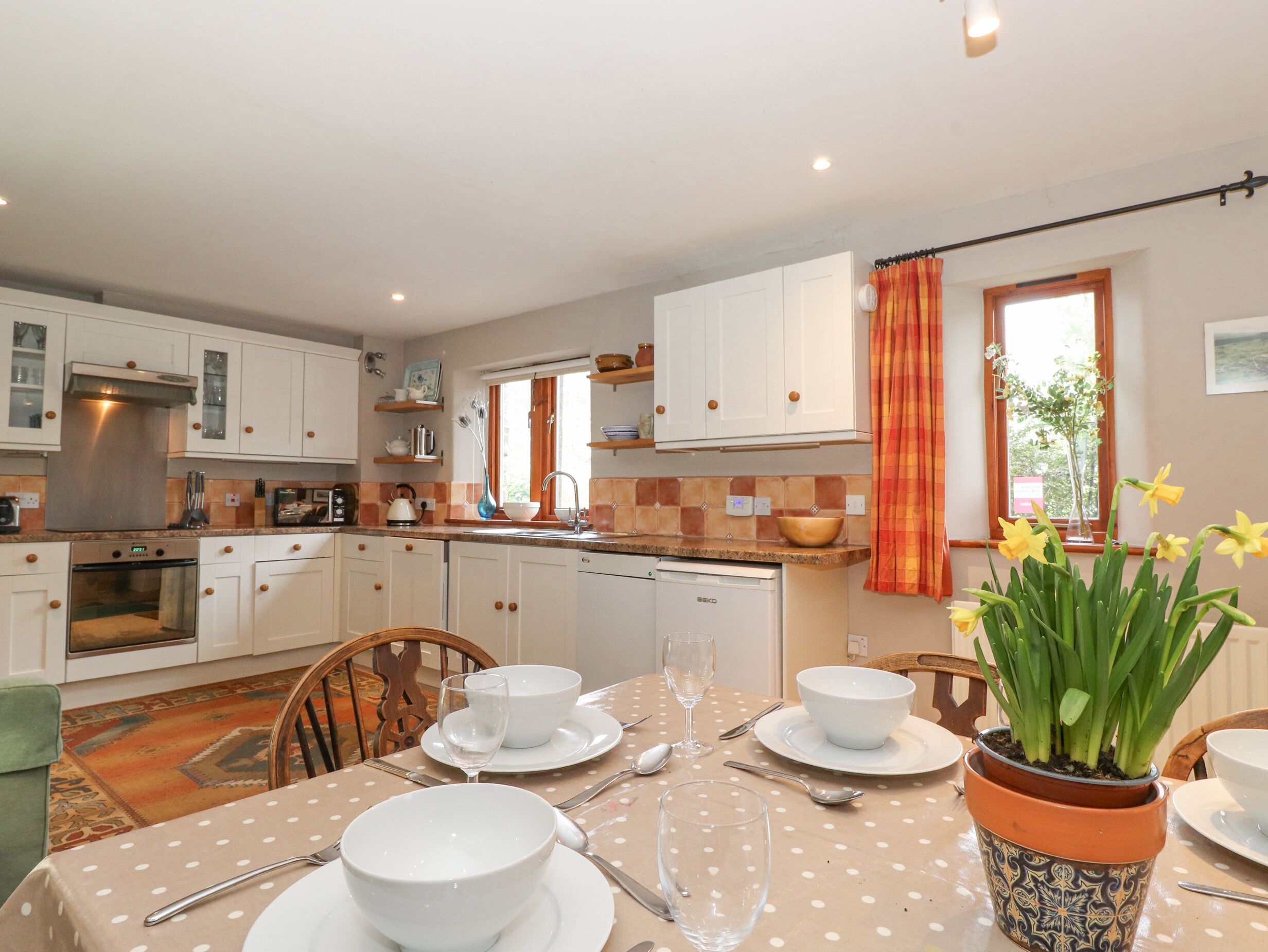 ROOFSTONES COTTAGE, pet friendly, with a garden in Hawes