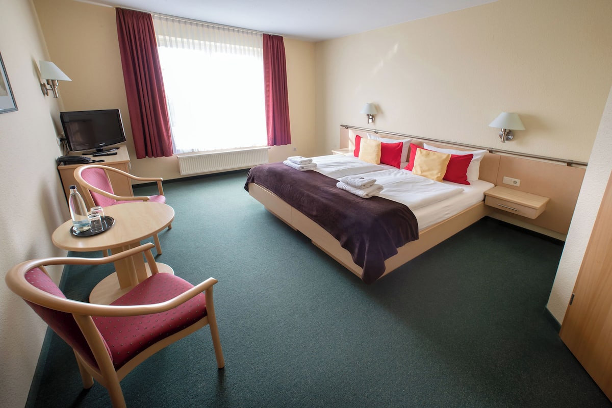 Free WiFi, bed sheets