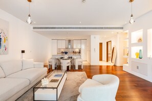 TV - Trendy City Walk Living w/ Pool View Balcony (Dubai)