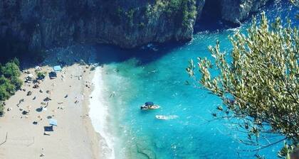 Glamping Canvas Butterfly Valley