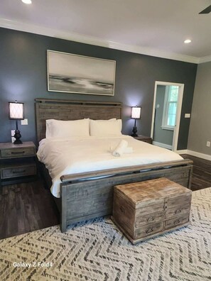 5 chambres, fer et planche à repasser, lit parapluie, Wi-Fi