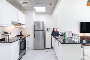 Cookware/dishes/utensils