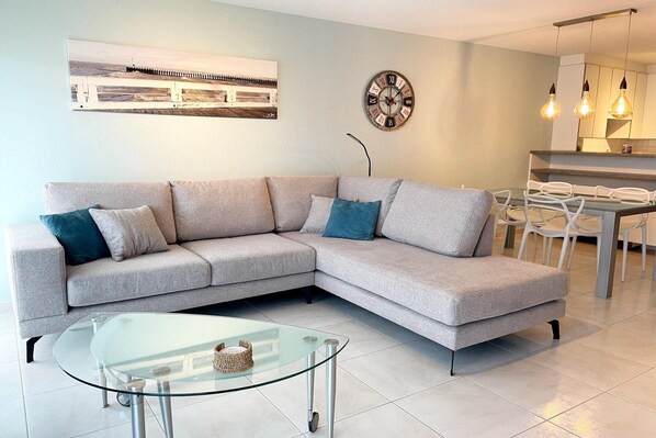 Smart TV, DVD player