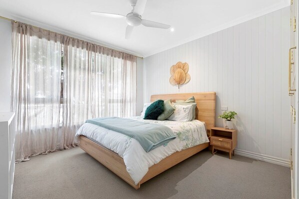 3 bedrooms, WiFi, bed sheets