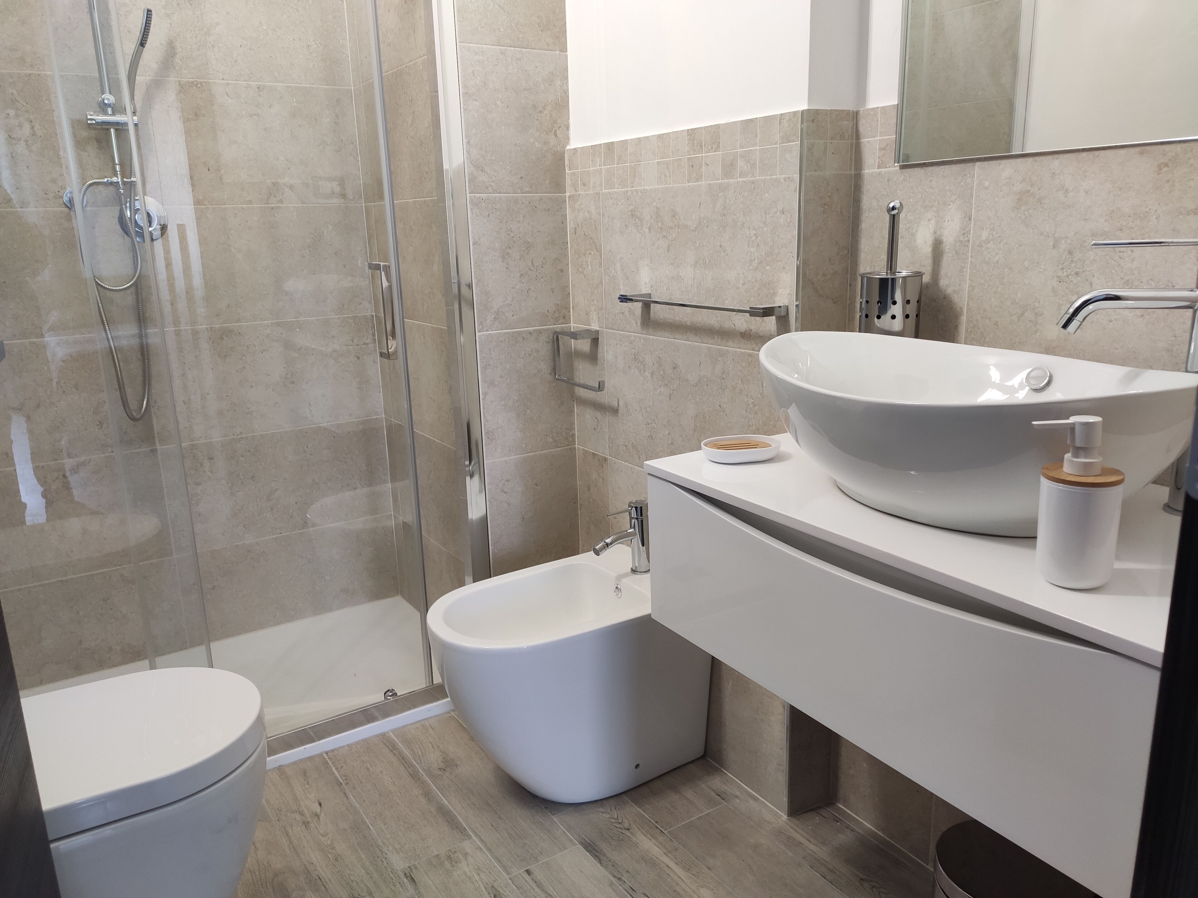 尊爵單人房 | 浴室 | 淋浴設備、淋浴花灑、吹風機、坐浴桶