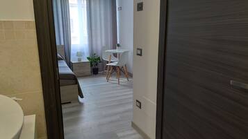 Exclusive Single Room | Bathroom