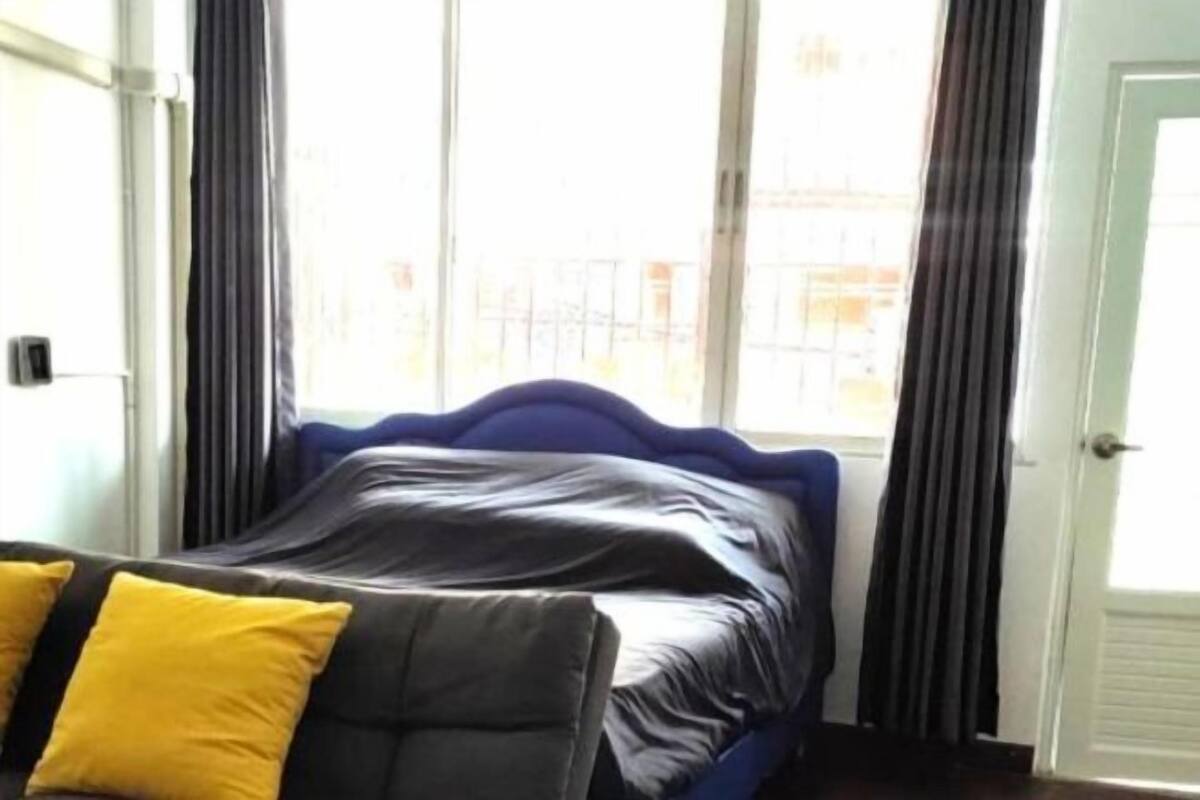 Frette Italian sheets, premium bedding, free minibar items