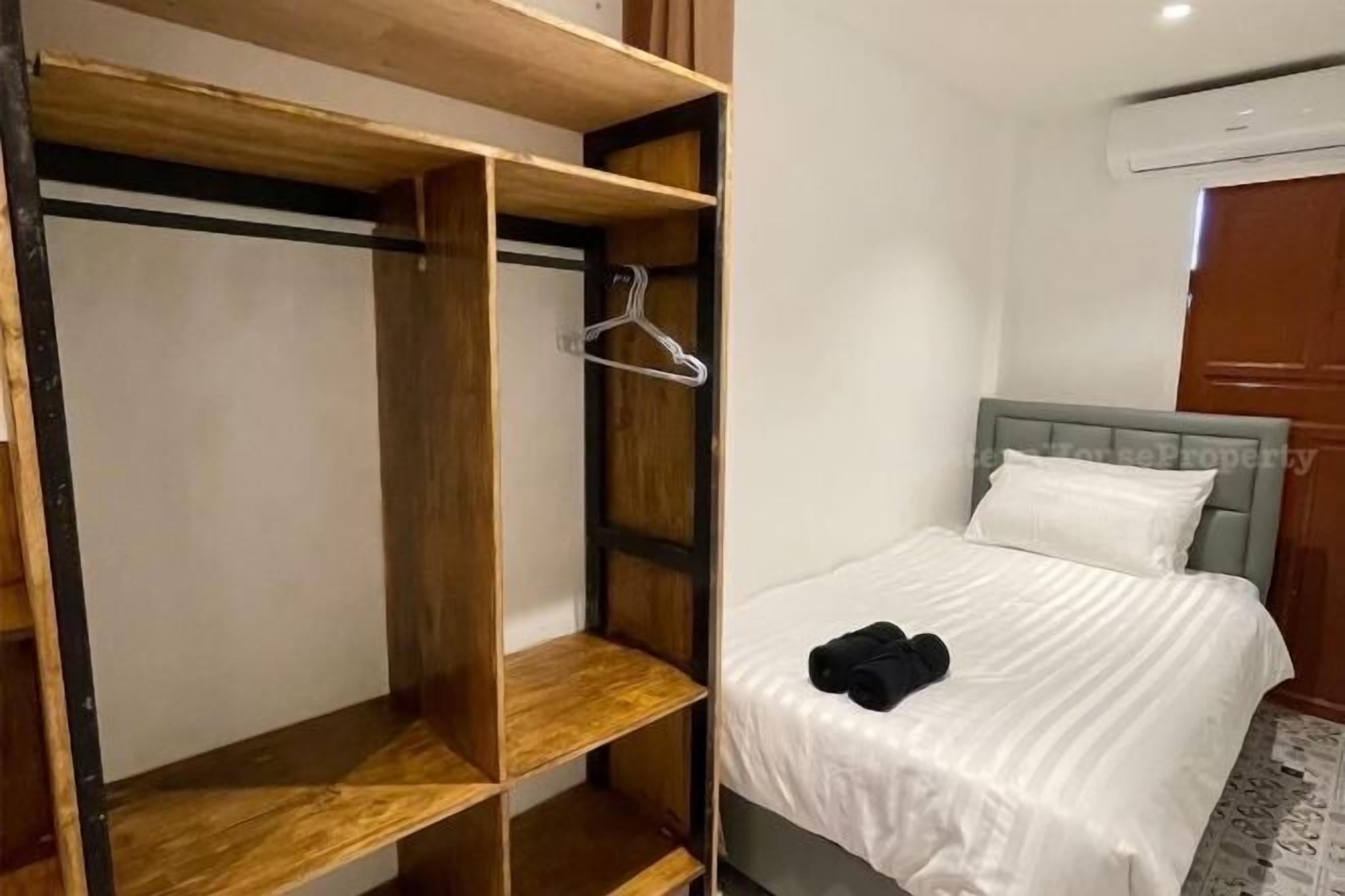 Frette Italian sheets, premium bedding, free minibar items