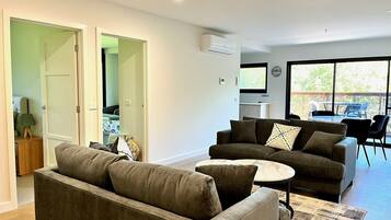 TV connectée, livres, chaßne hi-fi