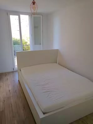 1 quarto, roupa de cama