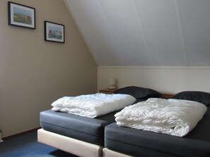 3 bedrooms, WiFi - For a detached house with privacy if you choose type Stern located at the Schoneveld holiday park. The House has a nice garden and a driveway for your car. (Breskens)