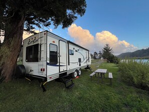 Exterior - Surftside glamping rv - Site #17 (Klamath)