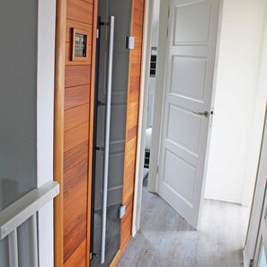 Interior - With its 4 bedrooms, this property can accommodate 8 people. (Breskens)