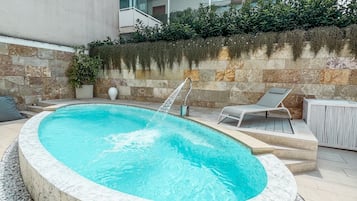 Piscine extérieure (ouverte en saison)