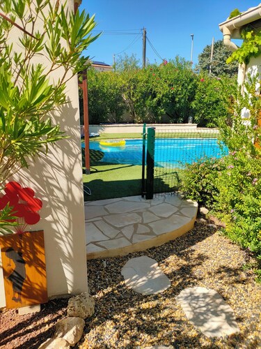 Divine Roujan Sunny Lodge. Piscine Privée, Climatisation, Wifi, Jardin, 6 Person