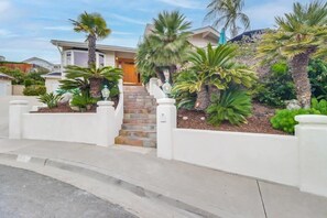 Exterior - Ocean/bay views, pool & hot tub, rooftop patio (San Diego)