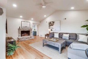TV, fireplace, DVD player, offices