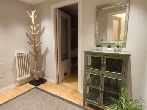 Ground-Floor Apartment in Jaca with Terrace, Pool, and Garage for 6 Guests