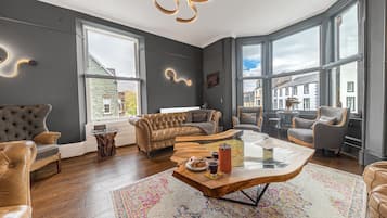 Een smart-tv en een kantoor