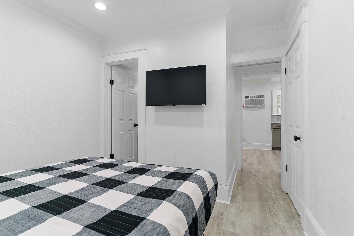 Cute Apt Near Lake Eola