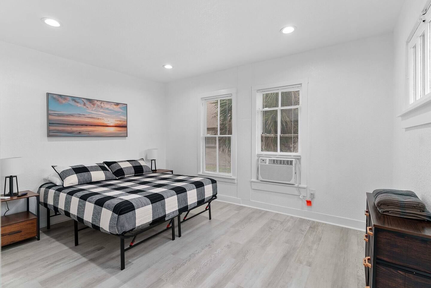 Cute Apt Near Downtown