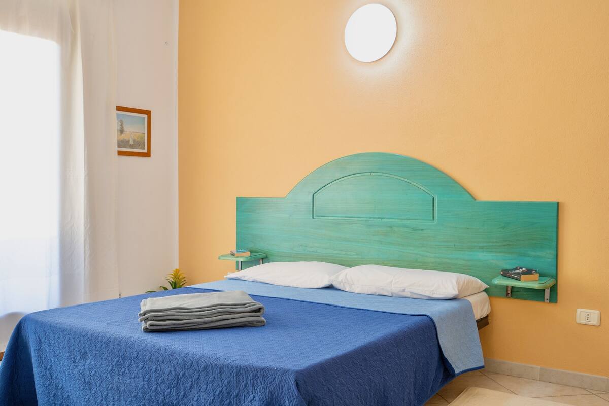1 bedroom, in-room safe, cots/infant beds, bed sheets