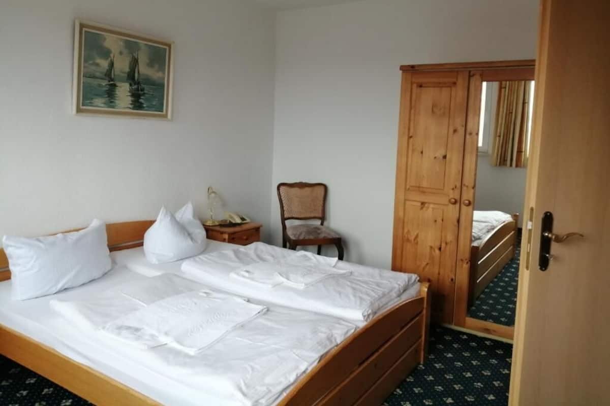 Appartamento Standard | 1 camera, biancheria da letto di alta qualità, minibar, una scrivania