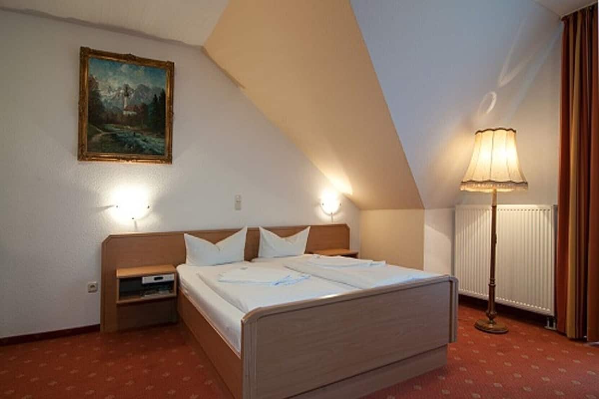 1 camera, biancheria da letto di alta qualità, minibar, una scrivania
