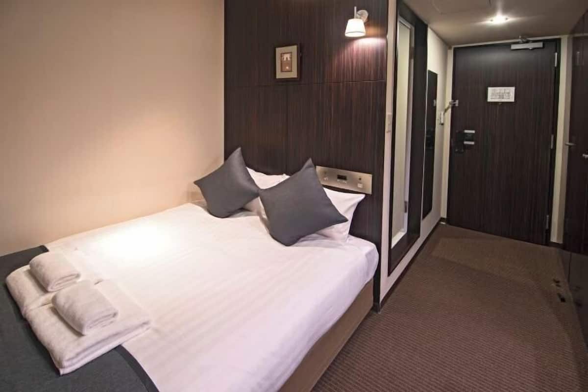 Cortinas blackout, Wi-Fi de cortesia, roupa de cama