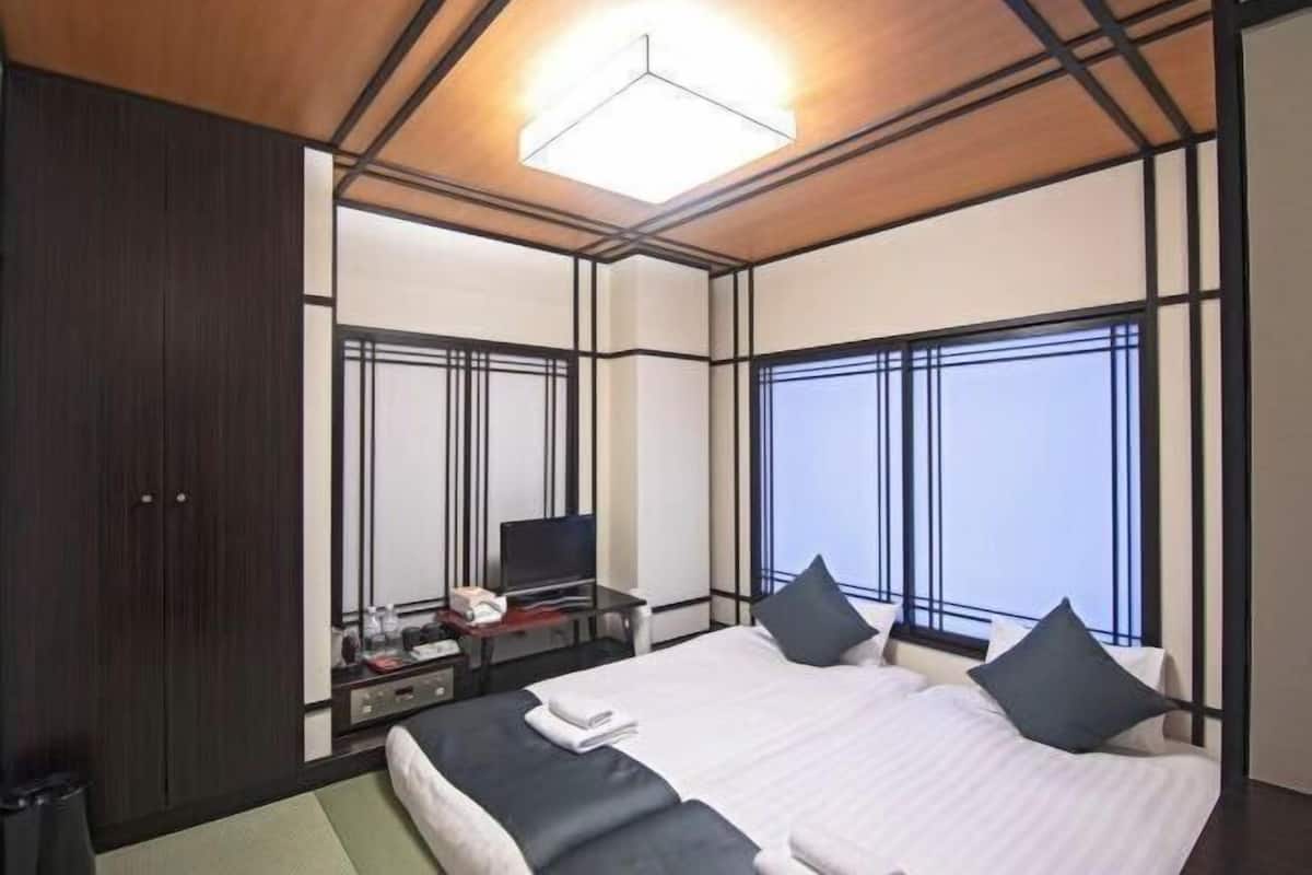 Cortinas blackout, Wi-Fi de cortesia, roupa de cama