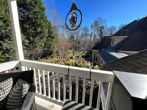 Property grounds - Tranquility Retreat - Serene Setting (Greensboro)