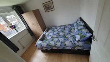 3 bedrooms, free WiFi, bed sheets