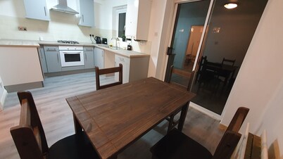 Lovely 3 Bedroom House in Manchester