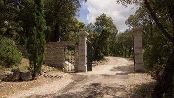 Enceinte de l’hébergement