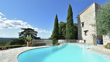 Piscine extérieure