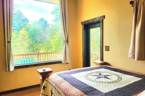 2 bedrooms, WiFi, bed sheets - Waterfront Houston Hideout  In A Magical Forest! (Waller)