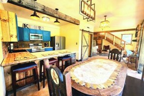 Dining - Waterfront Houston Hideout  In A Magical Forest! (Waller)