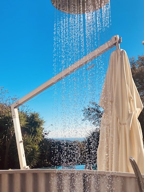 Property grounds - Villa de Charme Avec Piscine à Deux pas du Village de Valbonne (Valbonne)
