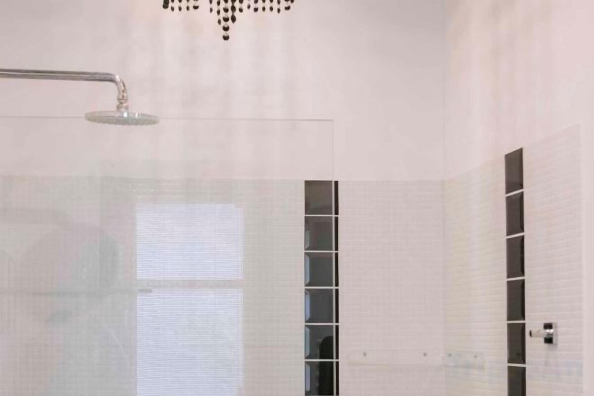 Bathroom | Shower, hair dryer, bidet, towels