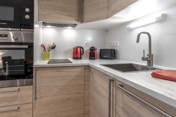 Fridge, microwave, oven, dishwasher