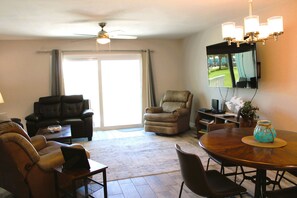 TV - Condo located at Bayfront (Rockport)