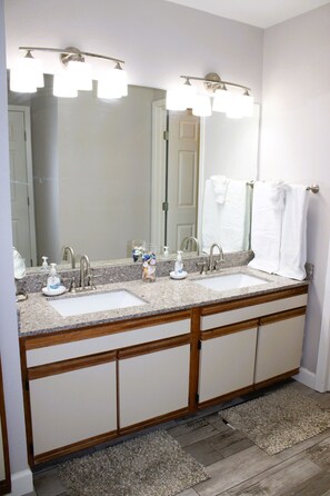Shower - Condo located at Bayfront (Rockport)