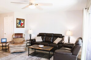 Living area - Condo located at Bayfront (Rockport)