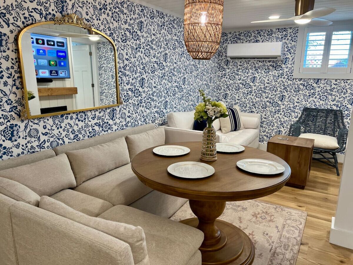 TV connectée, cheminée, médiathèque, vidéothèque