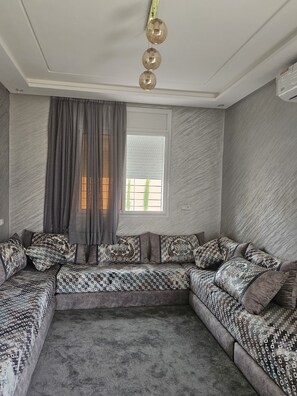 Smart TV - Magnifique Villa 4 Personnes Tout Confort Piscine Privative (iguerguer)